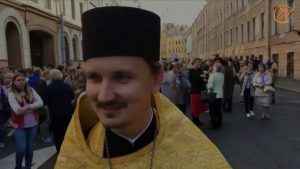 Петербуржцы рассказали об участии в Крестном ходе