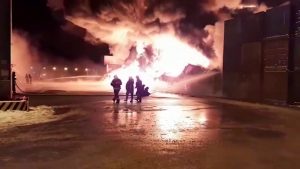 Пожар на таможенном складе в Шушарах