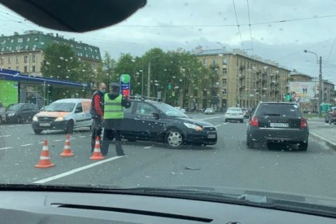 ​​За сутки на дорогах Петербурга и области в ДТП…