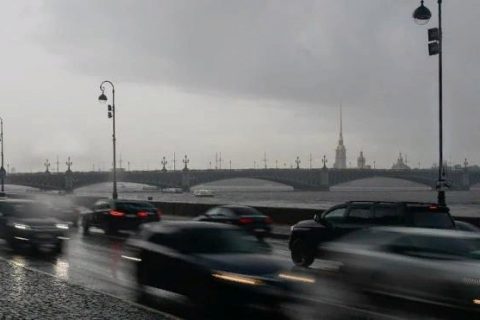 ​​В Петербург возвращаются грозовые дожди, но жара…