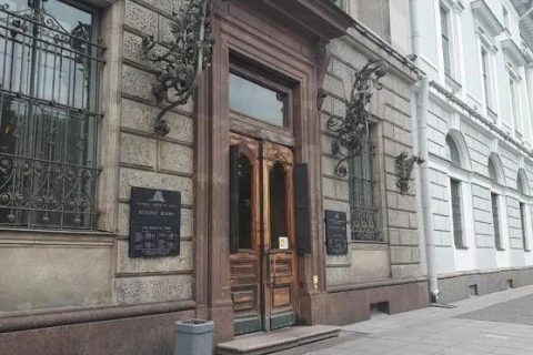 «Реанимировали заброшенный объект»: в Петербурге в конце августа сдадут крытый каток