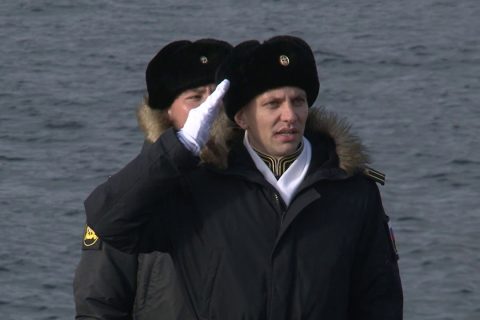 Церемония подъема военно-морского флага РФ  на подводной лодке «Волхов»