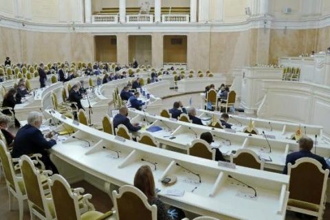 ​Петербургские депутаты призывают принять…