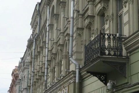 ​В Петербурге предложили 34 адреса для легальных…