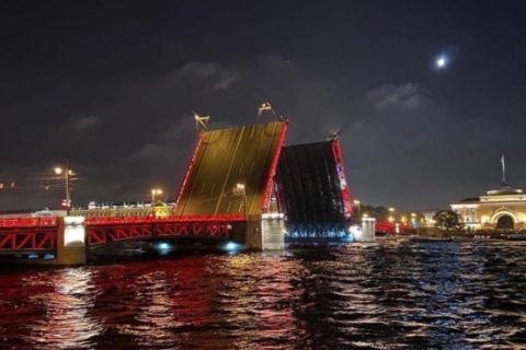 ​Дворцовый мост изменит подсветку на четыре дня с 31…