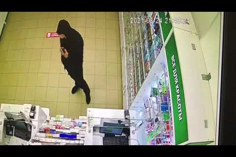 Оперативниками Выборгского района задержан мужчина, который совершил разбойные нападения на аптеки