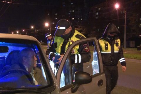 Сотрудники ГИБДД в выходные поймали более 200 пьяных водителей
