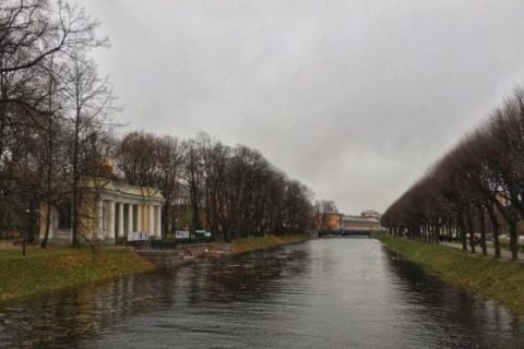 ​Теплый фронт принесет дожди в Петербург 25…